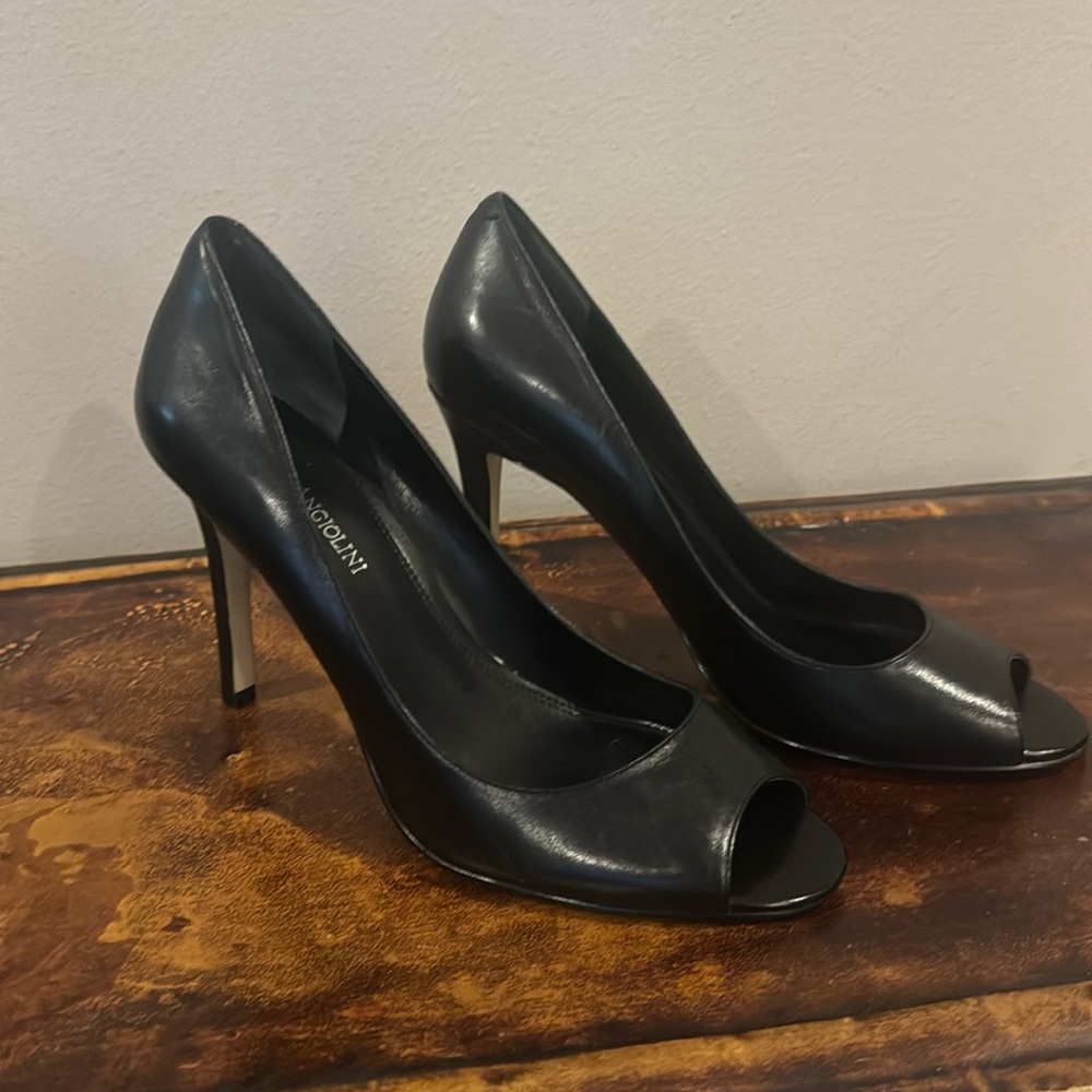 Enzo Angiolini peep toe 4” pumps